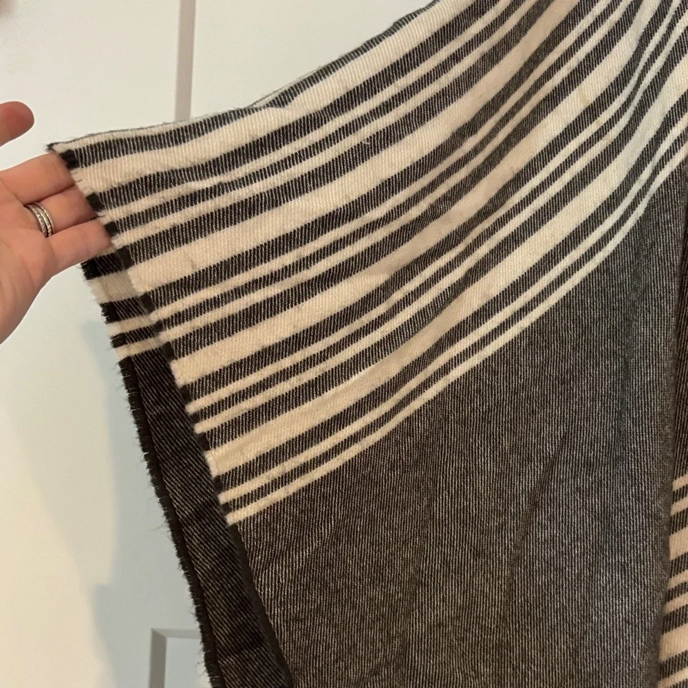 H&M elegant throw